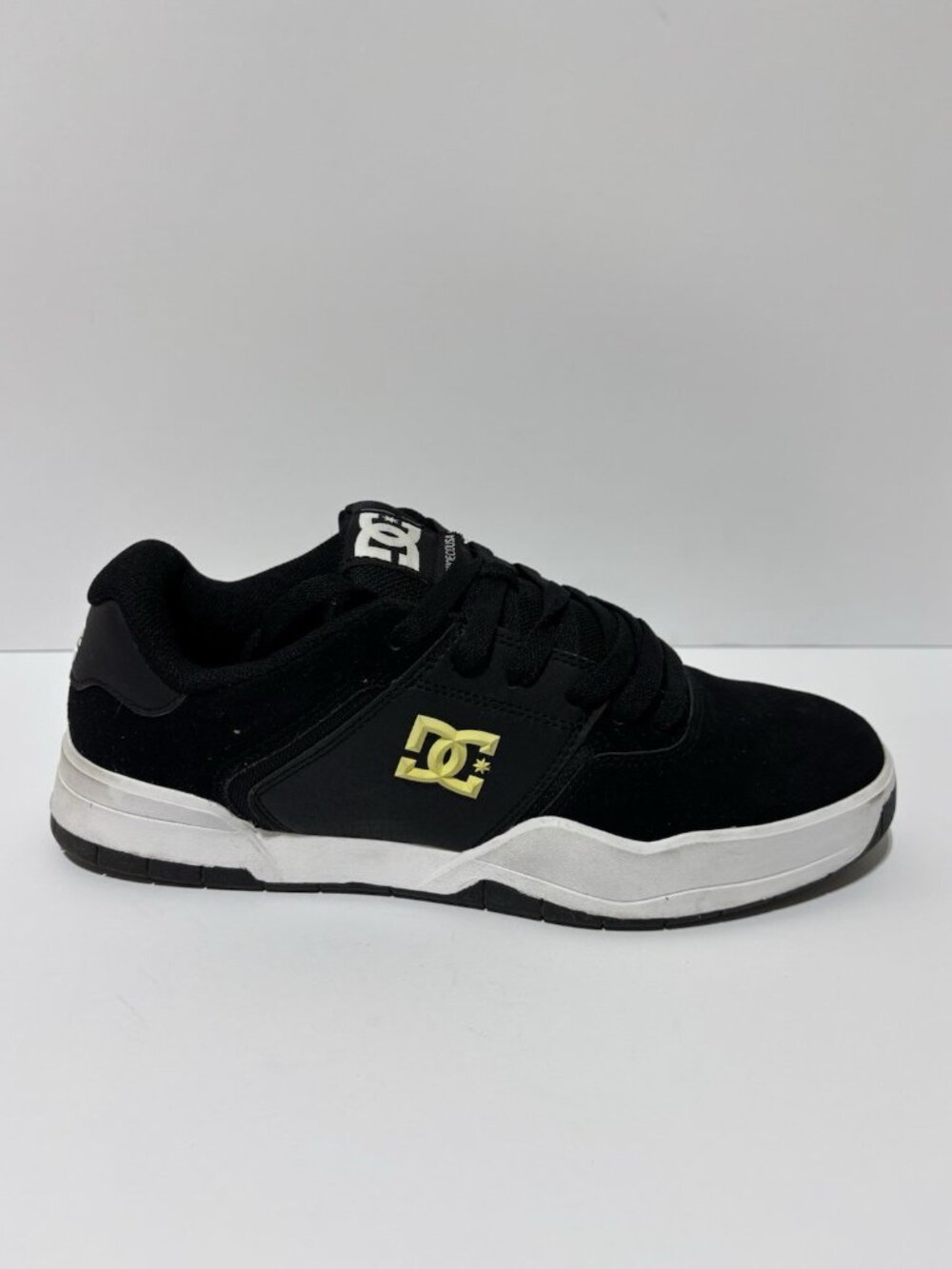 DC Shoes Men’s Central Black Lace-Up Shoes, Size 11.5 M